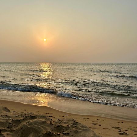Ocean Breeze Hotel Residencies Britlanka Apartments Negombo Ngoại thất bức ảnh