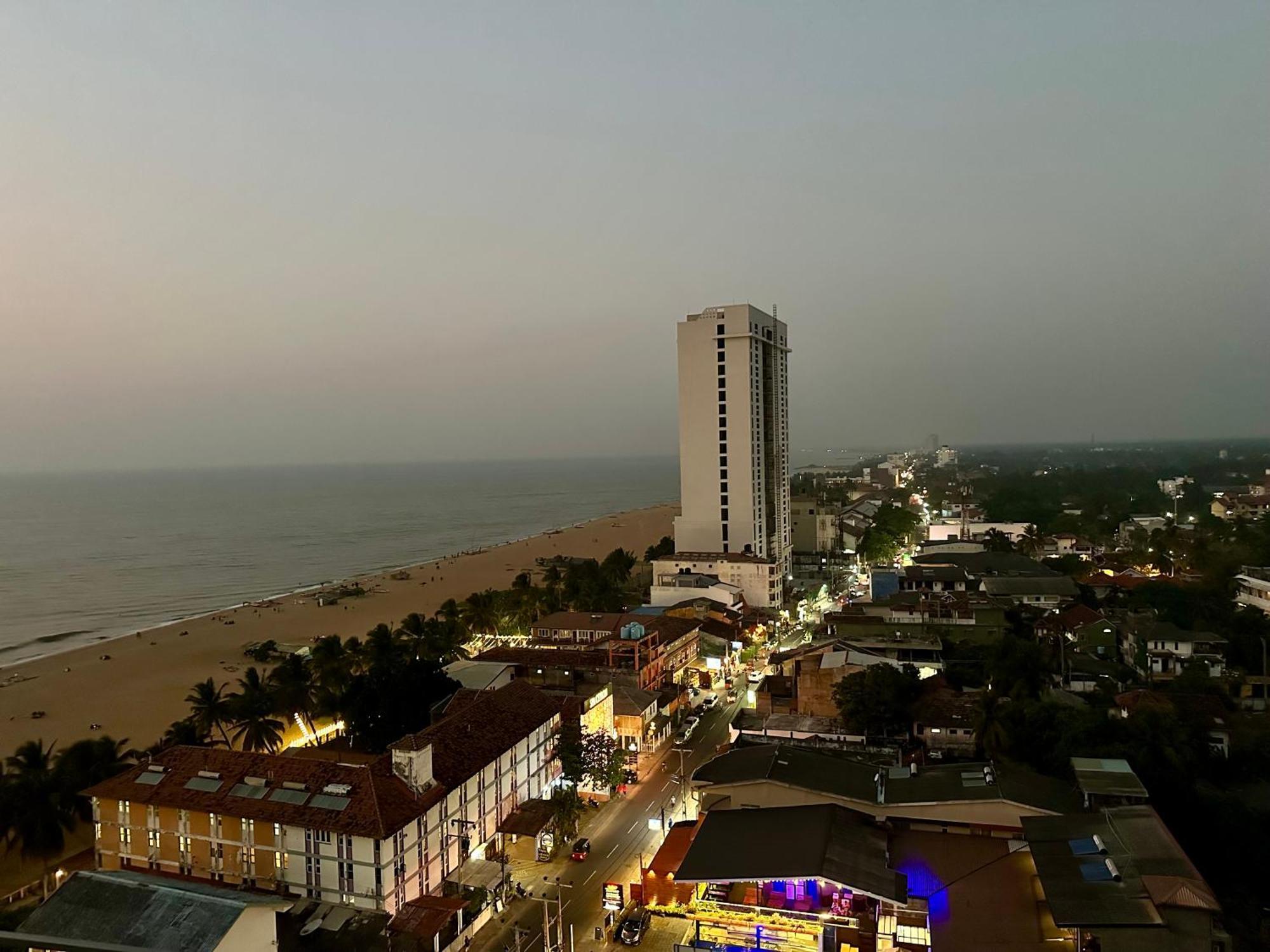Ocean Breeze Hotel Residencies Britlanka Apartments Negombo Ngoại thất bức ảnh