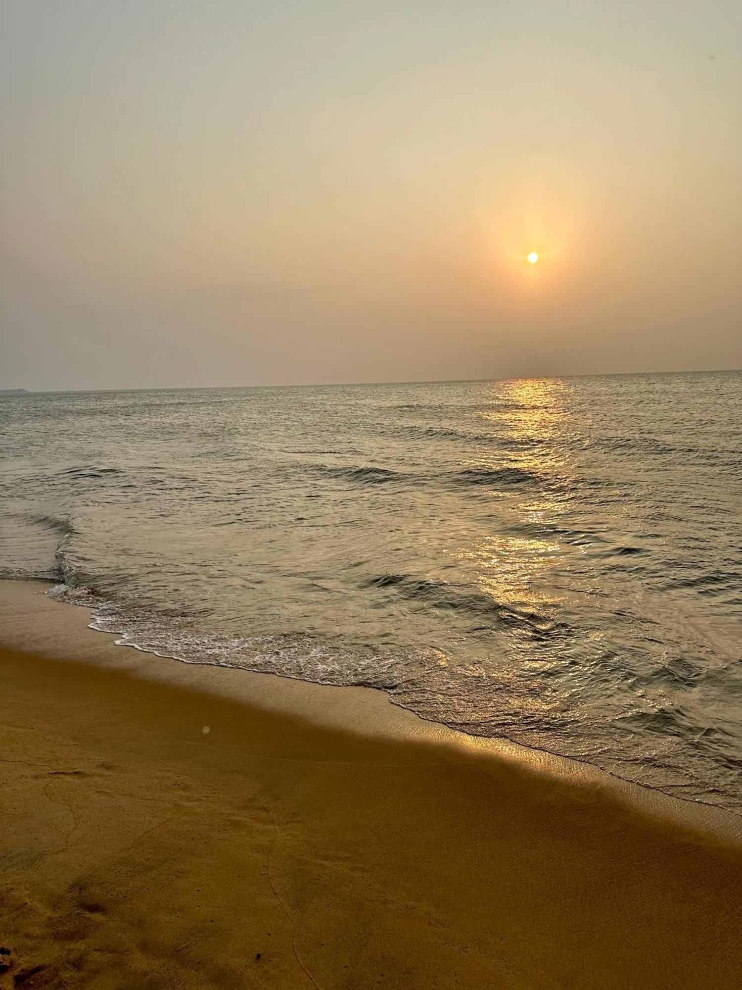 Ocean Breeze Hotel Residencies Britlanka Apartments Negombo Ngoại thất bức ảnh