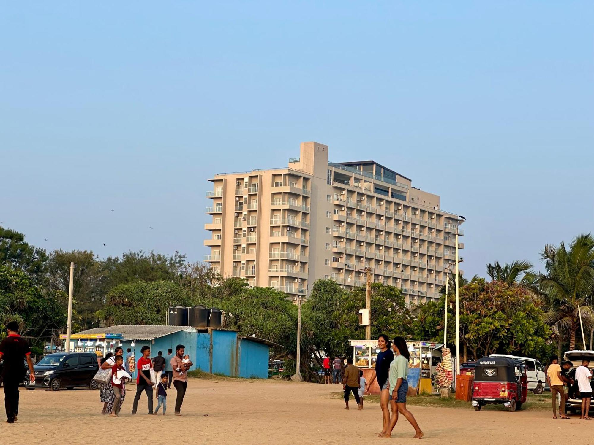 Ocean Breeze Hotel Residencies Britlanka Apartments Negombo Ngoại thất bức ảnh