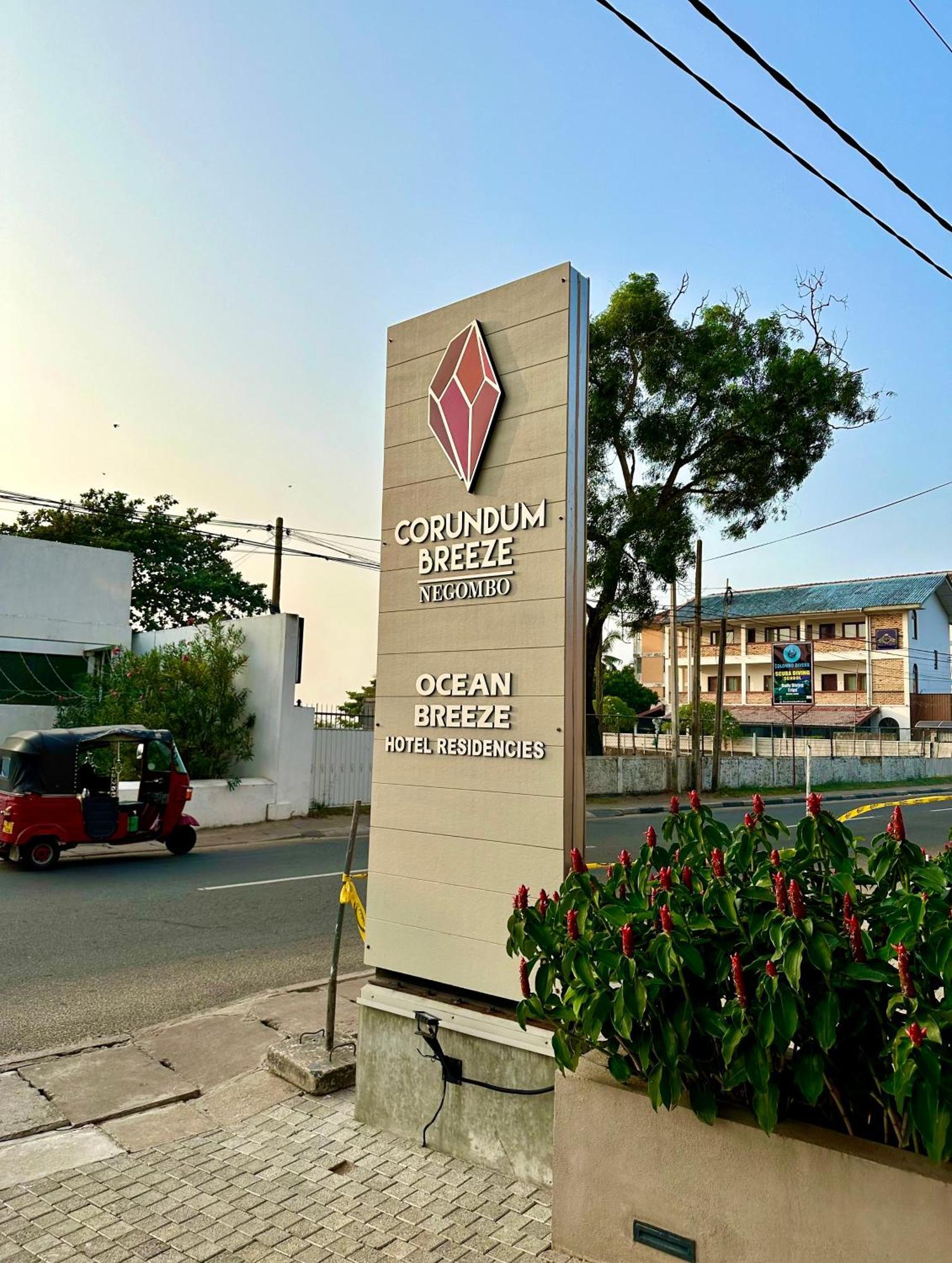 Ocean Breeze Hotel Residencies Britlanka Apartments Negombo Ngoại thất bức ảnh