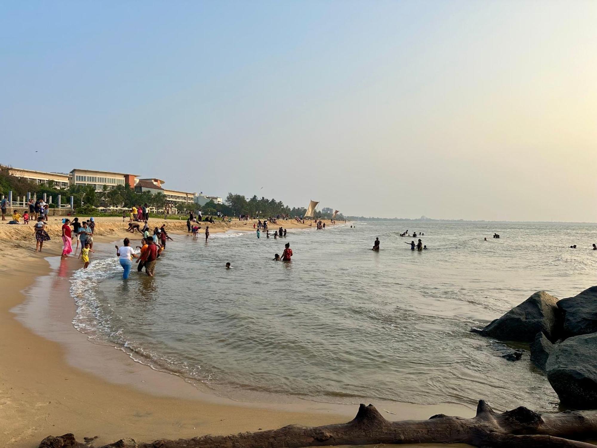 Ocean Breeze Hotel Residencies Britlanka Apartments Negombo Ngoại thất bức ảnh
